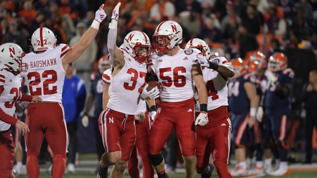 NU vs. Illinois 2023 - celebrate recovered fumble